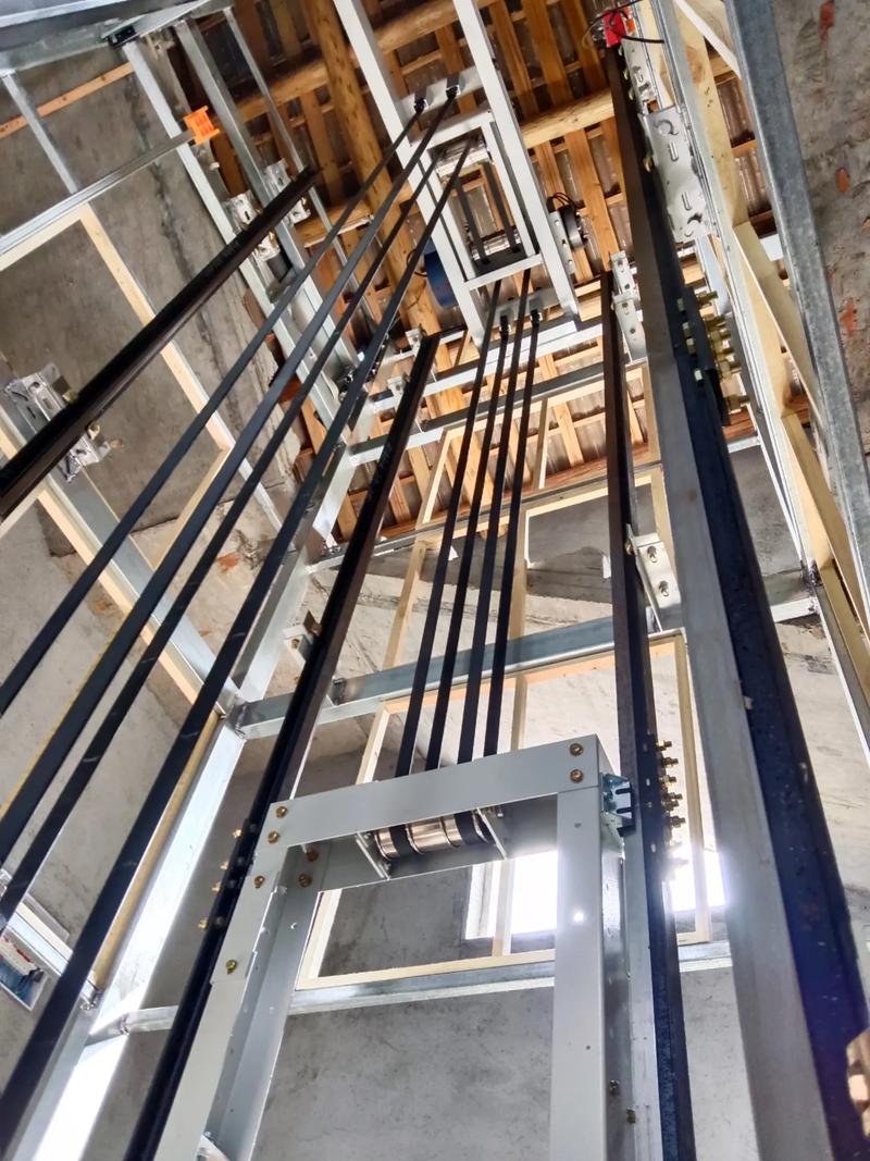 施工电梯是怎样安装的? 施工电梯是怎样安装的?