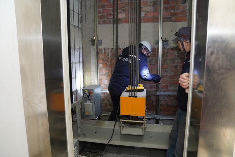 电梯安装单位是否要求提供项目经理建造师证件及B证 电梯安装单位是否要求提供项目经理建造师证件及B证