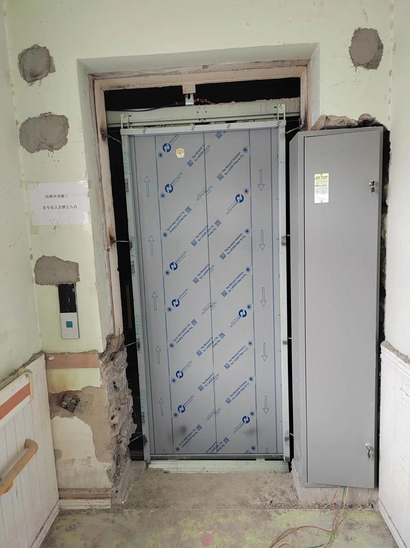 施工电梯防护门规范 施工电梯防护门规范